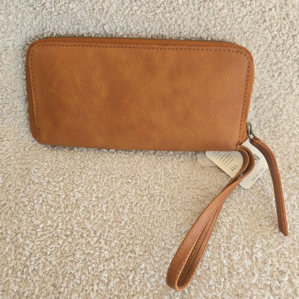 Free People Wallet Brown Vegan‎ Leather Wristlet Strap Zip Closer Clutch NWT